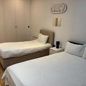 Maison d'hôtes Comfortable - Cosy - Budget In Center